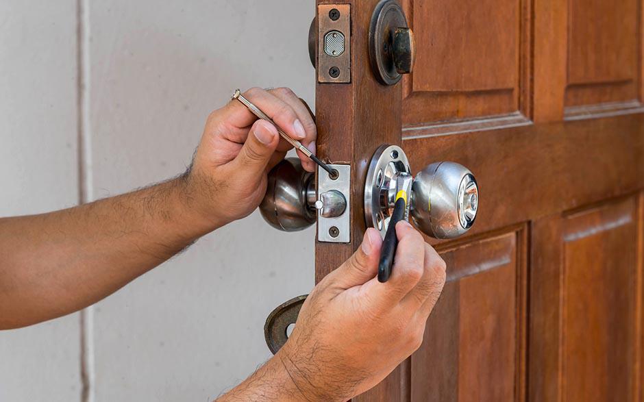 ouvrir une porte avec clé à l intérieur Paris