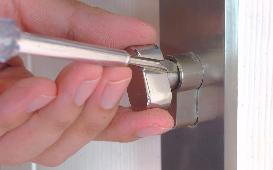 ouvrir une porte avec clé à l intérieur Paris